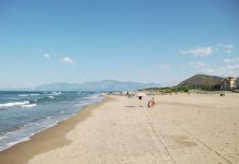 Spiaggia di Mondragone, fonte Wikipedia, google contrassegnate per essere riutilizzate